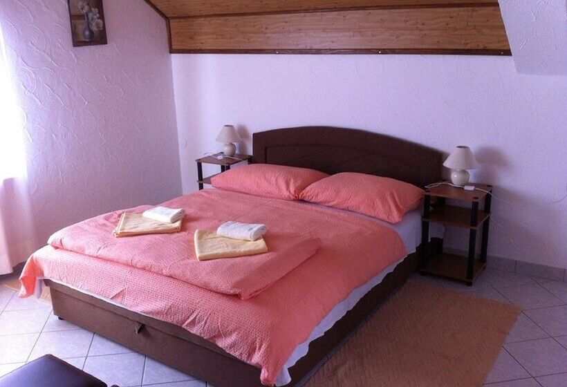 コンフォートルーム, Guesthouse Magdalena