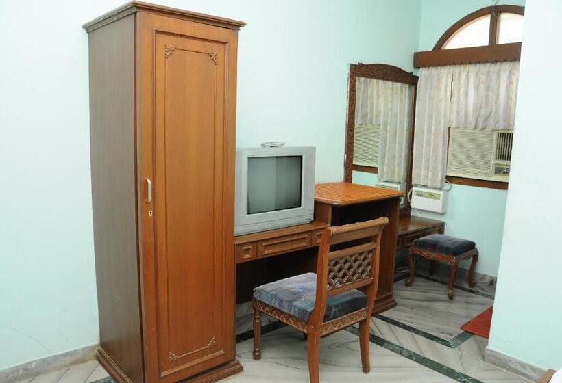 クラシックルーム, Lloyds Serviced Apartments,krishna Street,t Nagar