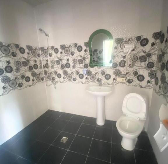 اتاق لوکس, Nine Brothers