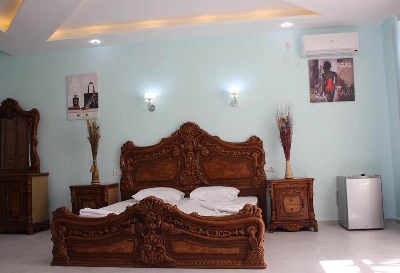 سوئیت با تخت بزرگ, Nine Brothers