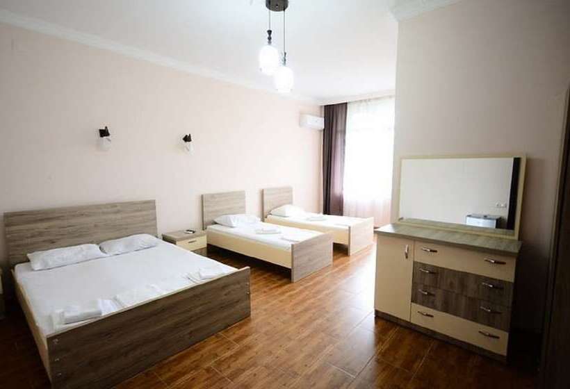 اتاق خانوادگی, Nine Brothers