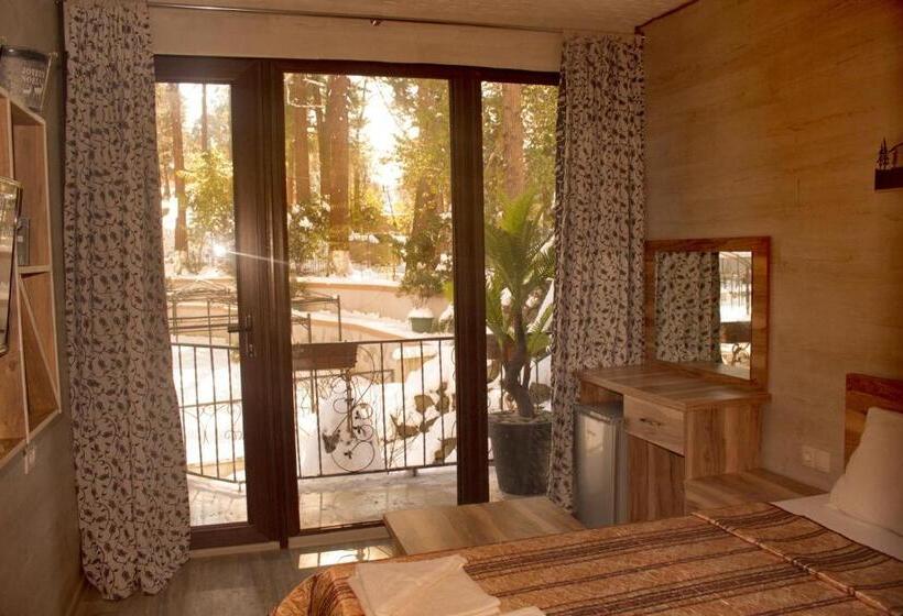 کلبه ییلاقی, Nine Brothers