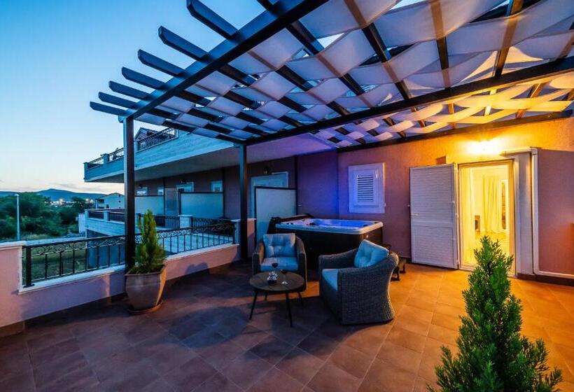 غرفة قياسية سرير كينج, San Mihael Luxury Rooms 1