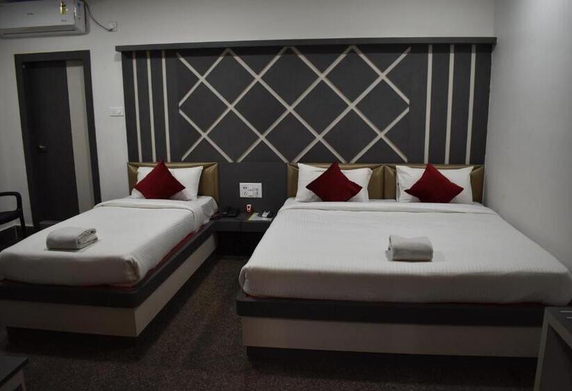 غرفة قياسية ثلاثية, Sapphire