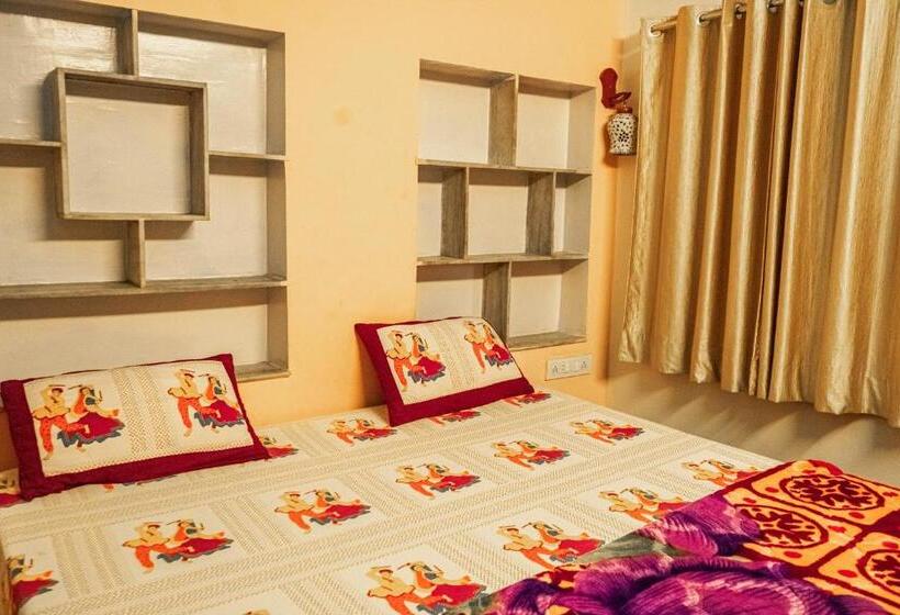 Deluxe Room with Balcony, Pachamama Hostel