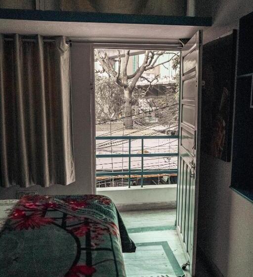 Standard Room with Balcony, Pachamama Hostel