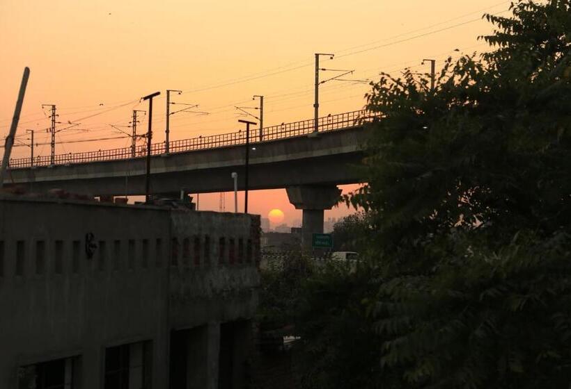 Standard Room with Balcony, Pachamama Hostel