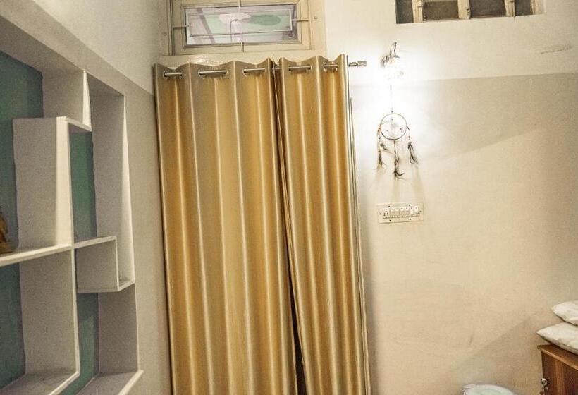 Standard Room Shared Bathroom, Pachamama Hostel