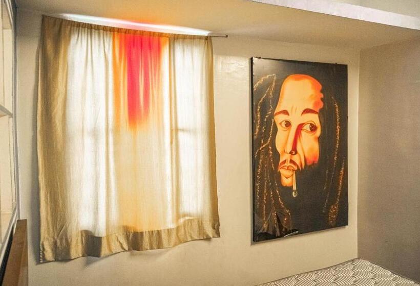 Standard Room Shared Bathroom, Pachamama Hostel