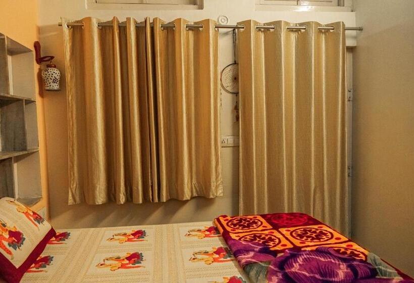 Deluxe Room with Balcony, Pachamama Hostel