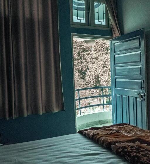 Standard Room with Balcony, Pachamama Hostel