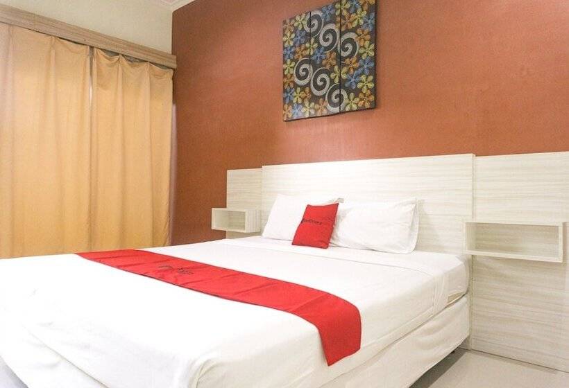 Номер Deluxe, Reddoorz Syariah @ Garuda Street Sumbawa