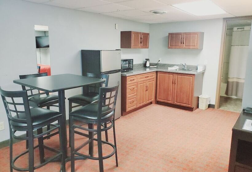 סוויטה משפחתית, Blackstone Lodge And Suites