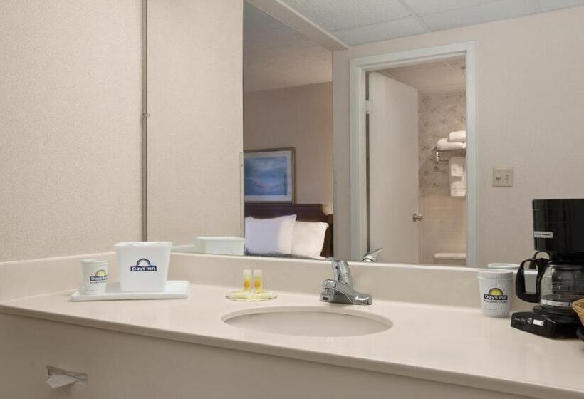 장애인을 위한 스탠다드 룸, Days Inn By Wyndham Reading Wyomissing