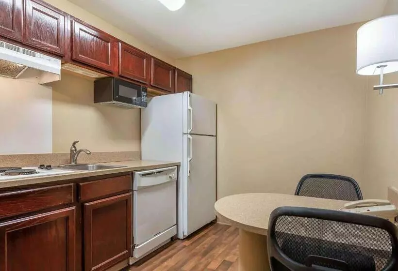 スタンダードスタジオ, Extended Stay America Suites  Indianapolis  Northwest  I465