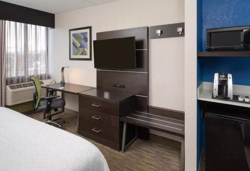 キングサイズベッドのスタンダードルーム, Holiday Inn Express Rochester   Greece, An Ihg