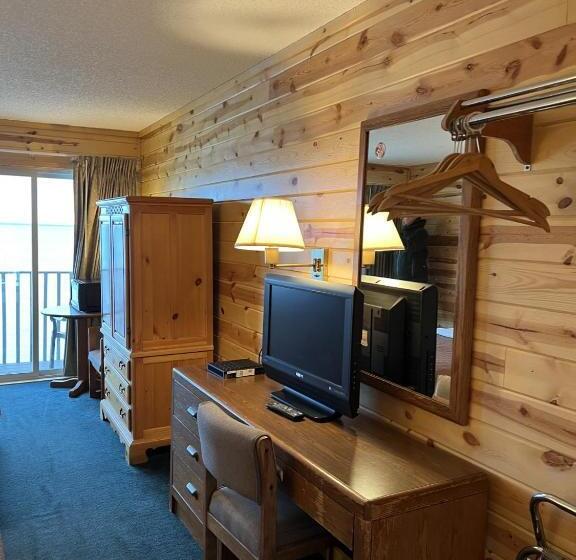 Номер Deluxe Одноместный, Waterfront Inn Mackinaw City