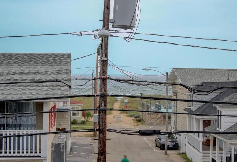 クイーンサイズベッドのスタンダードルーム, Waves Oceanfront Resort