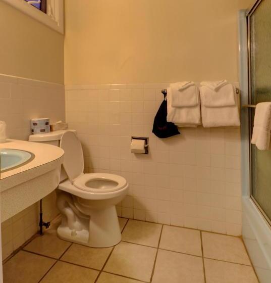 スタンダードルーム, Waves Oceanfront Resort