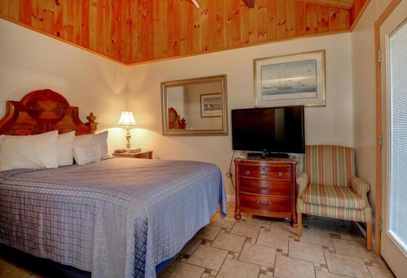 クイーンベッドのデラックスルーム, Waves Oceanfront Resort