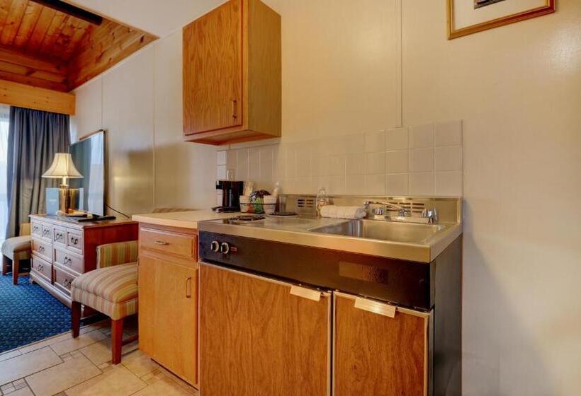 シングルデラックスルーム, Waves Oceanfront Resort