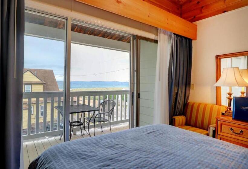 シングルデラックスルーム, Waves Oceanfront Resort