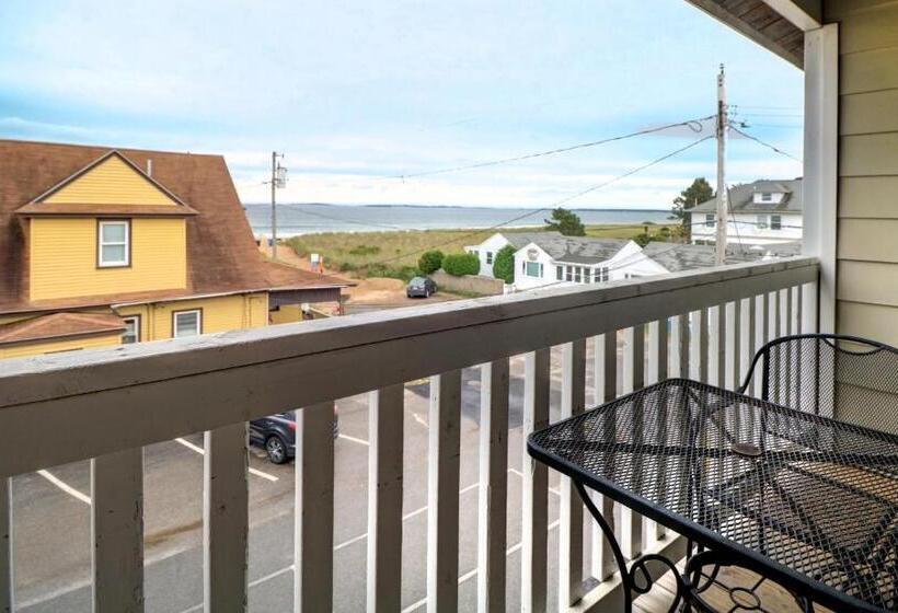 シングルデラックスルーム, Waves Oceanfront Resort