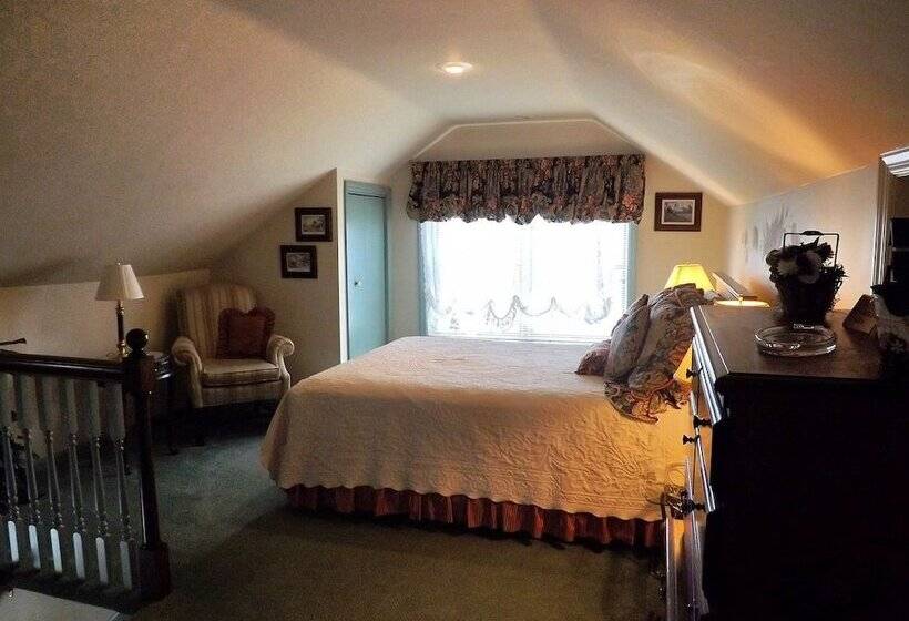 Люкс с гидромассажем, West Ridge Bed And Breakfast