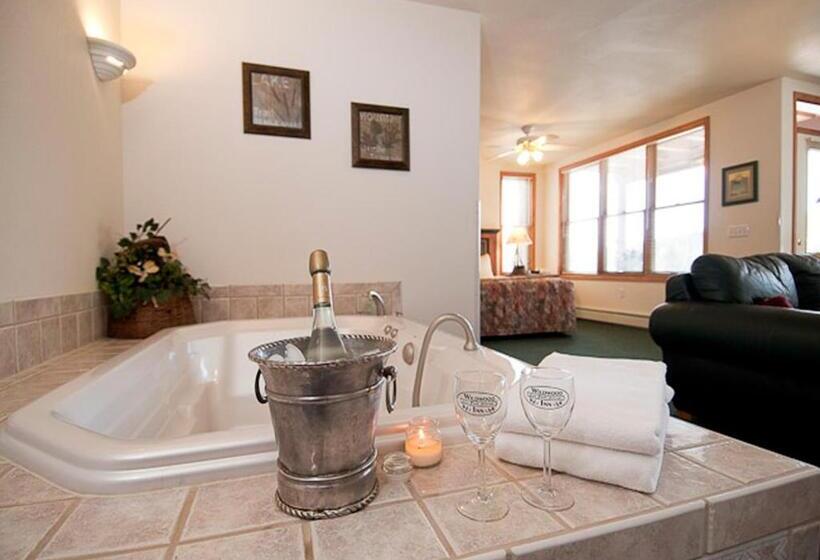 マウンテンビュースイート, Wildwood Inn