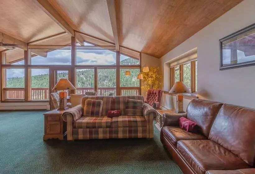 Talo 2 Makuuhuonetta, Wildwood Inn