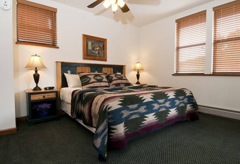 マウンテンビュースイート, Wildwood Inn