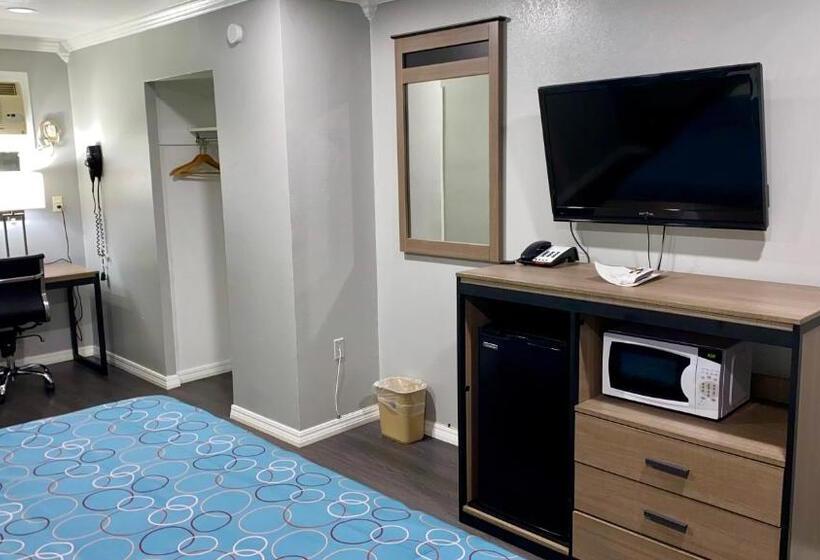Номер Deluxe Кровать Кинг, Budget Host Inn