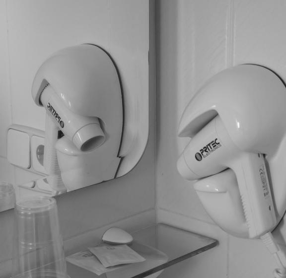 غرفة قياسية ثلاثية, Hostal Durá