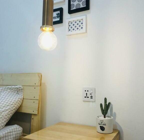 اتاق استاندارد یک نفره, Miniinn Guest House