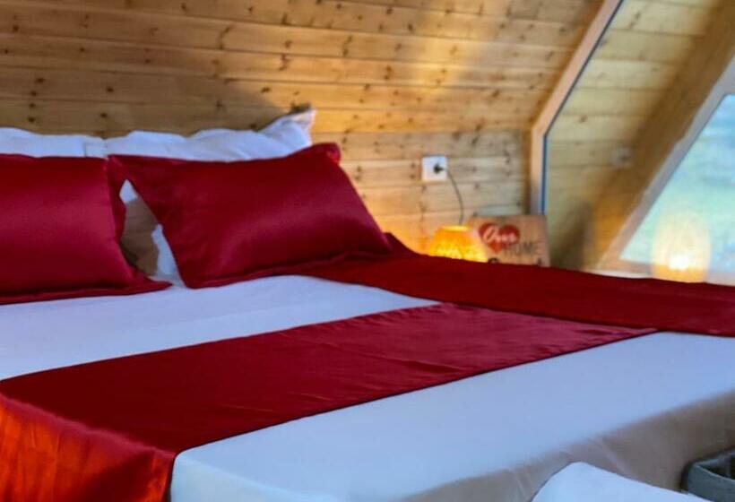 Полулюкс Вид на Горы, Bujtina Miqesia