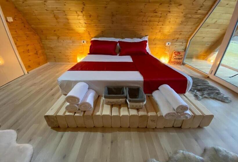 Полулюкс Вид на Горы, Bujtina Miqesia