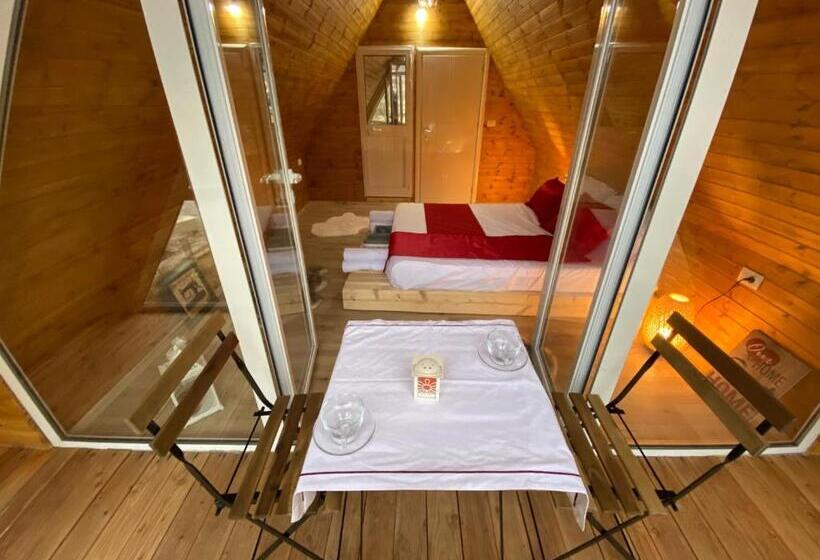 Полулюкс Вид на Горы, Bujtina Miqesia