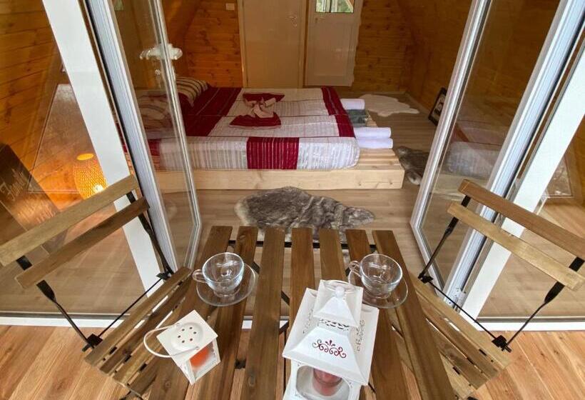 Люкс Вид на Реку, Bujtina Miqesia