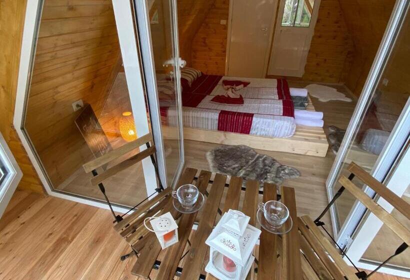 Люкс Вид на Реку, Bujtina Miqesia