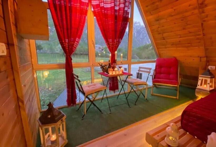 Полулюкс Повышенной Комфортности, Bujtina Miqesia