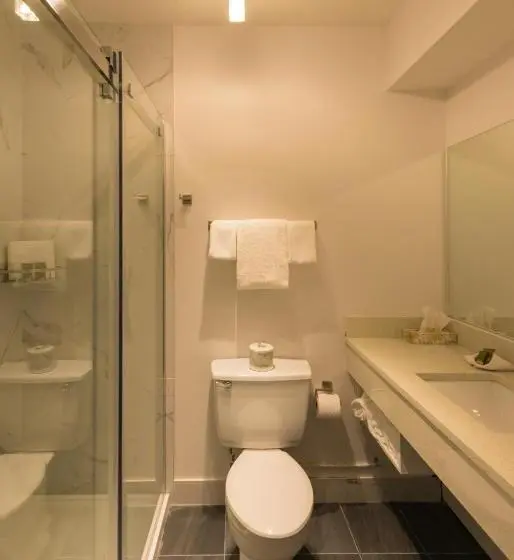 Suite, David Thompson Resort