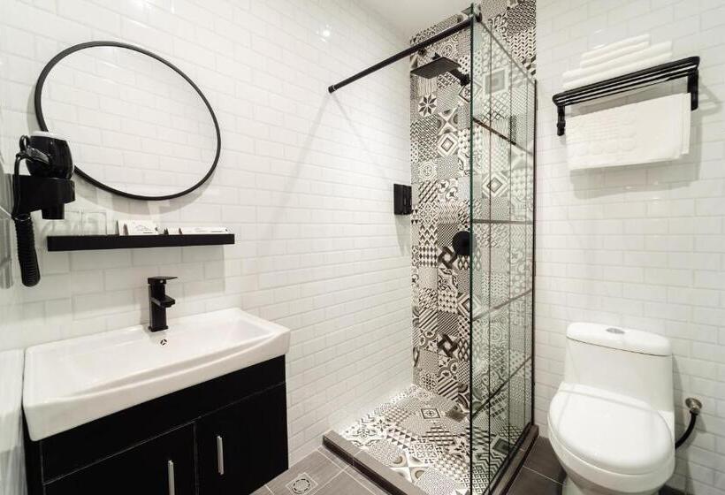 Номер Deluxe, Svok