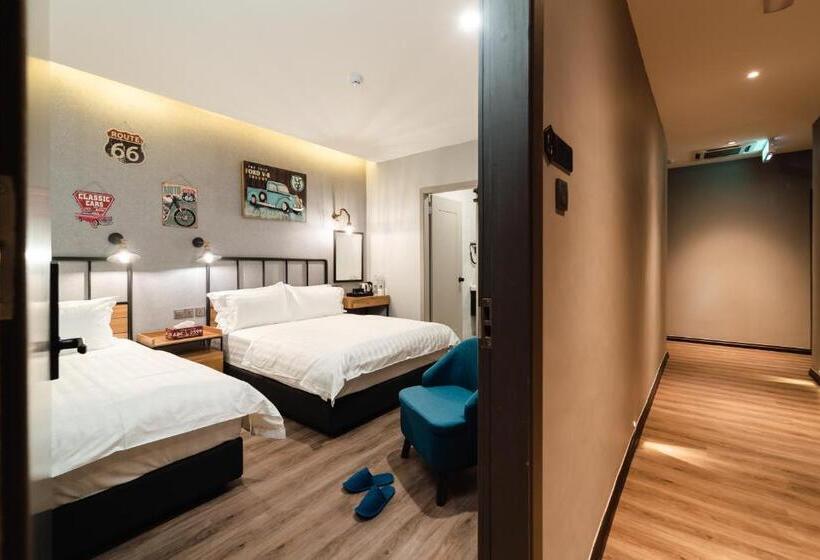 Семейный Номер, Svok