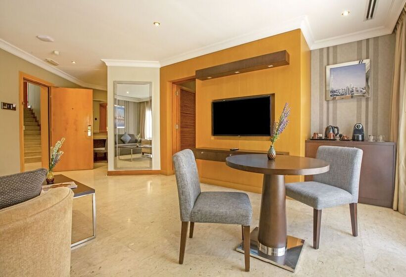 家庭间, Dubai Marine Beach Resort & Spa