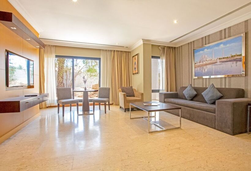 家庭间, Dubai Marine Beach Resort & Spa