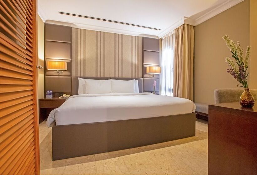 家庭间, Dubai Marine Beach Resort & Spa