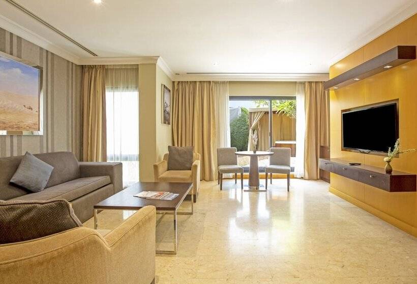 带按摩浴盆的套房, Dubai Marine Beach Resort & Spa