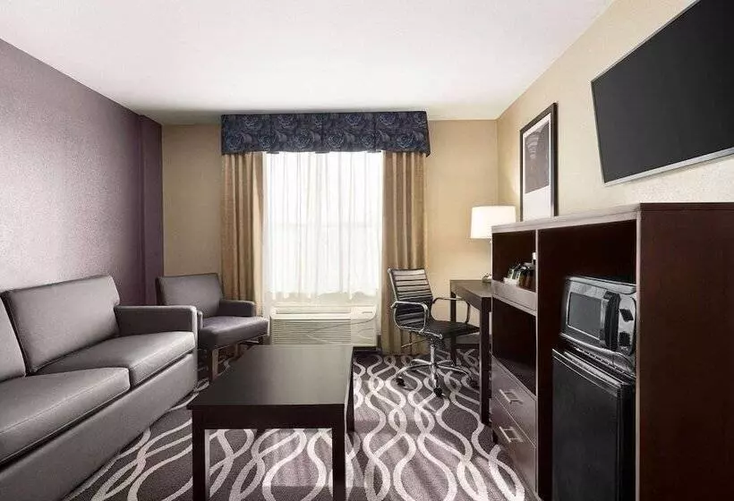 スイート, Iban Dallas Park Central , Trademark By Wyndham