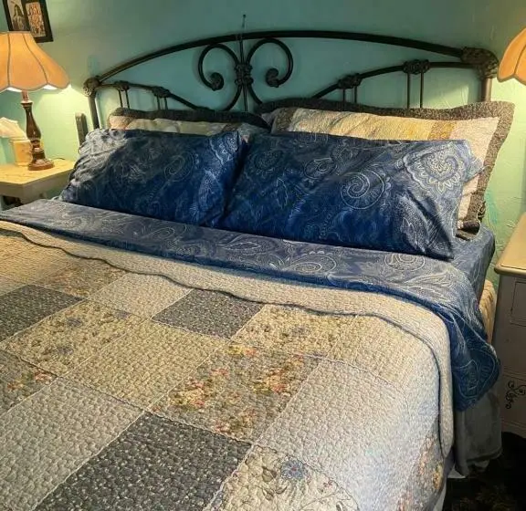 キングサイズベッドのスタンダードルーム, Downtown B&b With Jacuzzi