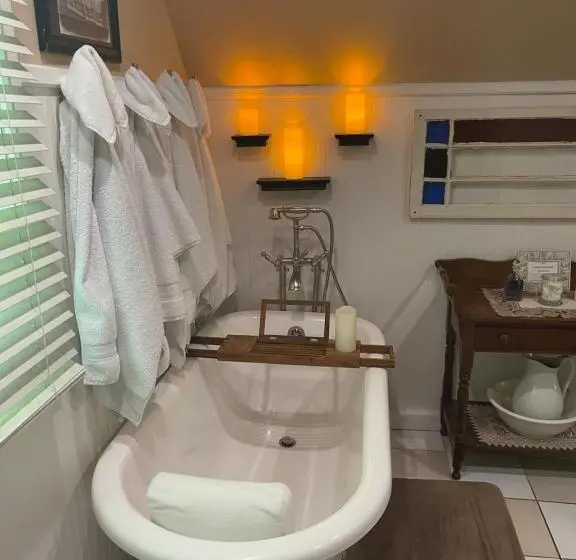 キングサイズベッドのスタンダードルーム, Downtown B&b With Jacuzzi